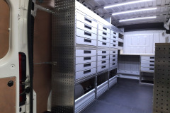 Bedrijfswageninrichting voorzien van laden en kleppen Fiat Ducato L3