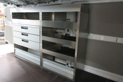 Bedrijfswageninrichting-Ford-Custom-L2-met-lades