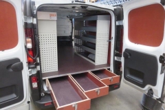 Bedrijfswageninriching Renault Trafic houten lade