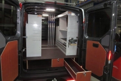 Bedrijfswageninrichting houten vloerlade VW Crafter