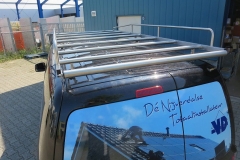 Imperiaal op een Volkswagen Caddy Maxi