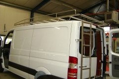 Imperiaal en trap op een Mercedes Sprinter
