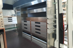 Bedrijfswageninrichting LDV- axus L3 H3 met laden en bakkenstelling