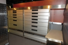 Bedrijfswageninrichting MB Sprinter met lades 