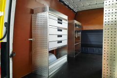 Bedrijfswageninrichting MB Sprinter met lades