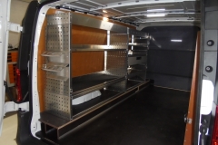 Bedrijfswageninrichting MB Vito met schappen