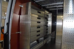 Bedrijfswageninrichting MB Sprinter met lades