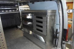 Bedrijfswageninrichting MB Vito met lades en bakkenstelling