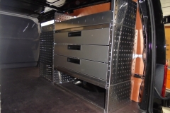 Bedrijfswageninrichting MB Vito met lades