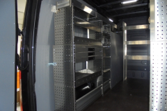 Bedrijfswageninrichting MB Sprinter met lades en bakkenstelling
