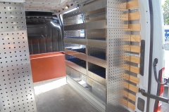 Bedrijfswageninrichting Nissan NV400 met bakkenstelling