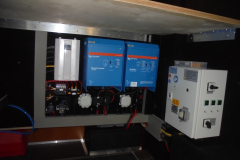 Omvormer 12 volt 3000 watt en Multiplus lades 12 Volt 3000 watt