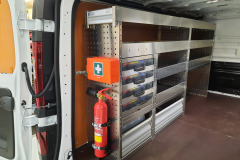 Bedrijfswageninrichting-Renault-Trafic-L2-LWZ-koffers