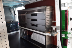 Bedrijfswageninrichting-Renault-Trafic-L2-bankschroef