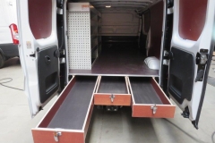 Bedrijfswageninrichting-Renault-Trafic-L2-vloerlades